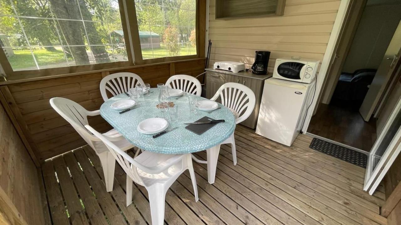 Camping Du Lion Bourg-Saint-Andeol Ngoại thất bức ảnh
