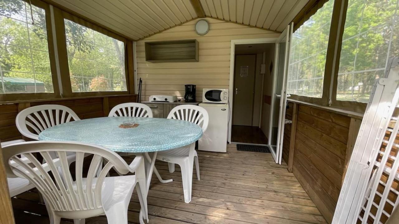 Camping Du Lion Bourg-Saint-Andeol Ngoại thất bức ảnh