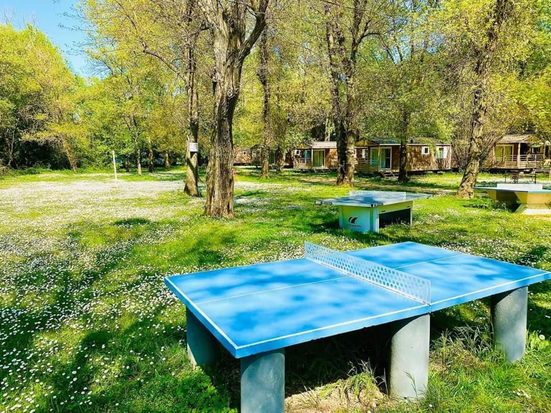 Camping Du Lion Bourg-Saint-Andeol Ngoại thất bức ảnh