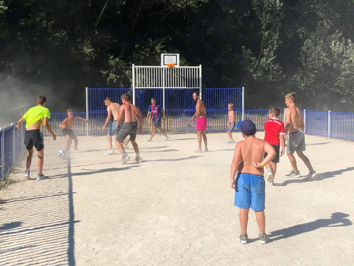 Camping Du Lion Bourg-Saint-Andeol Ngoại thất bức ảnh