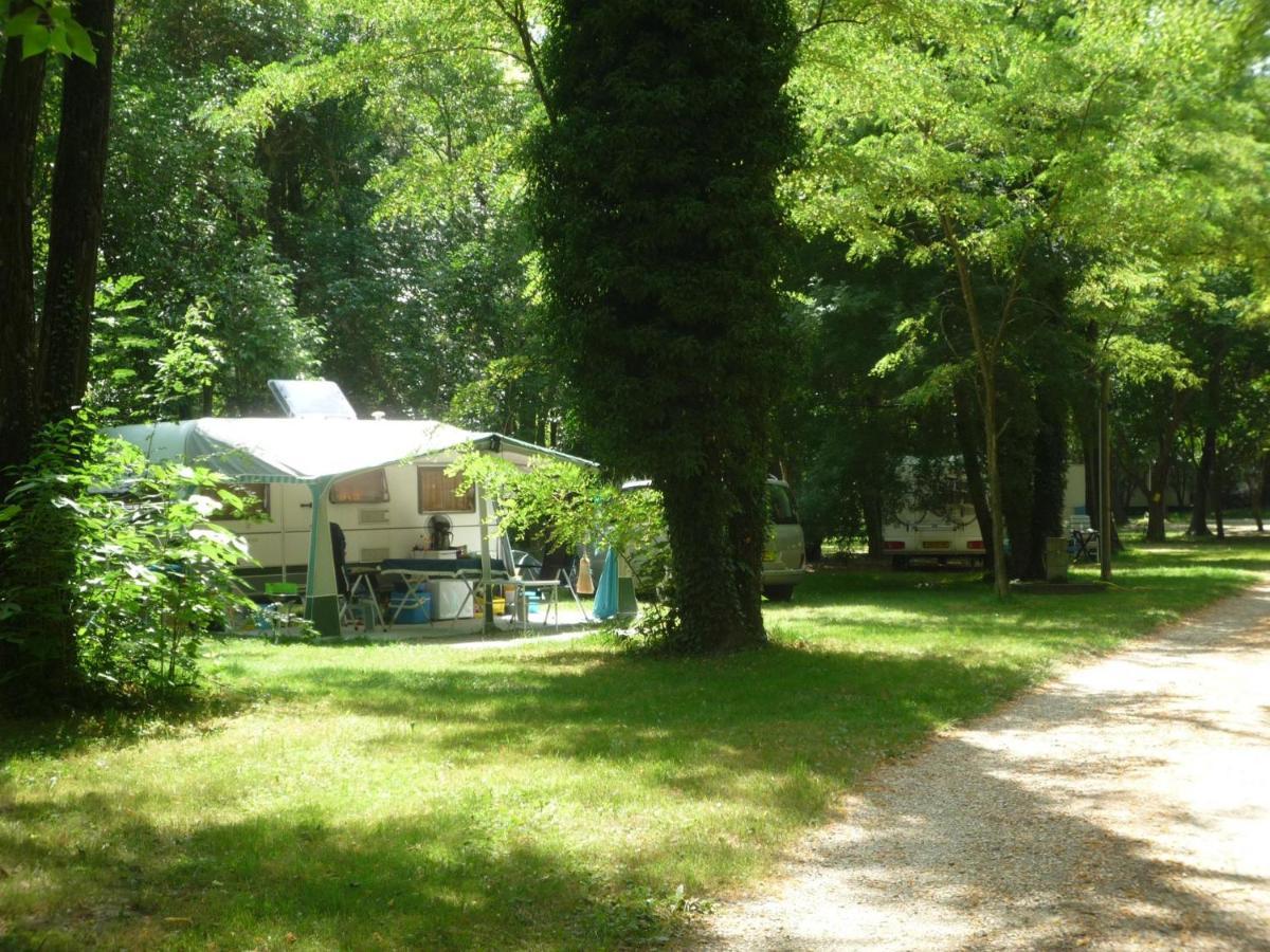 Camping Du Lion Bourg-Saint-Andeol Ngoại thất bức ảnh
